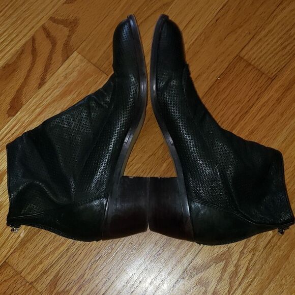 ISOLA Black Leather ankle boots - Picture 6 of 7